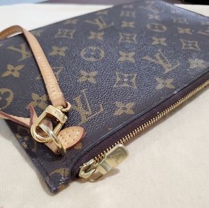 LOUIS VUITTON Monogram Neverfull Pochette